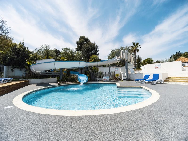 PISCINE CORNICHE