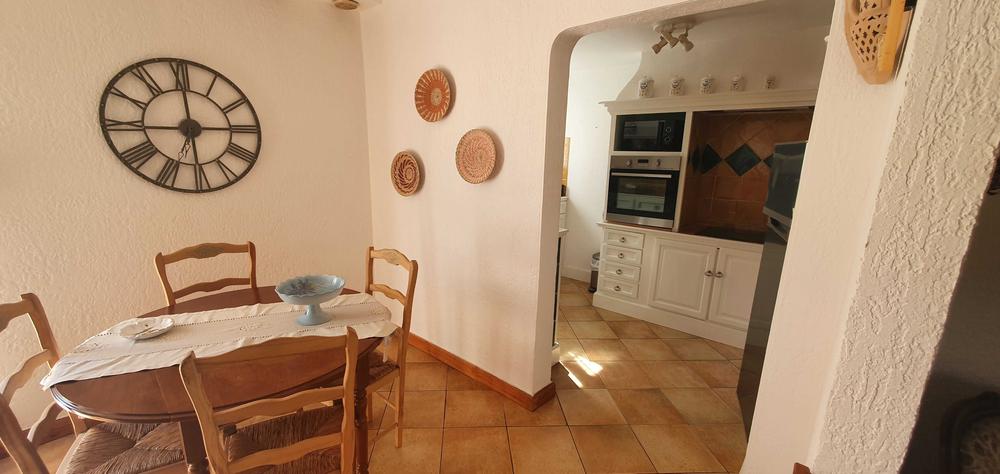 Gîte La Maison Victoire-Séjour/Cuisine-Roquebillière-Gîtes de France des Alpes-Maritimes