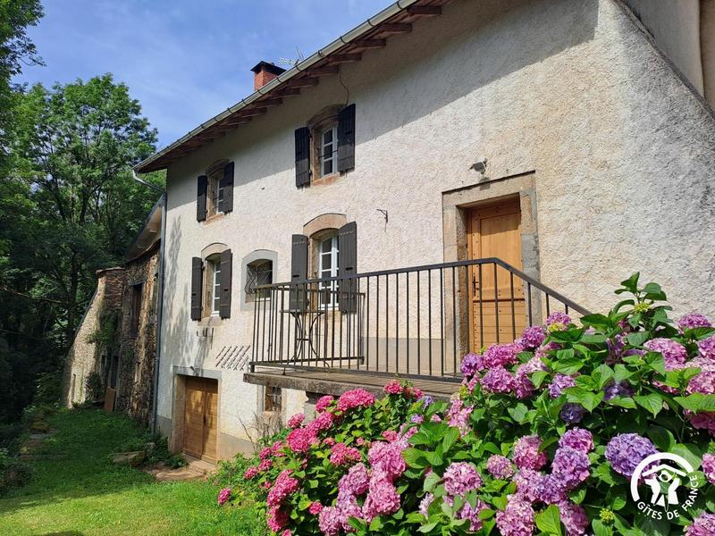 Le gîte du Tilleul de Bressolles - Le Bez - Gîtes de France Sud - entrée du gîte