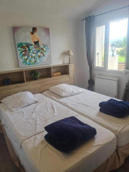 Gîte Le Clos du Noyer Renard-Chambre avec 2 lits 90x200-La Gaude-Gîtes de France Alpes-Maritimes  