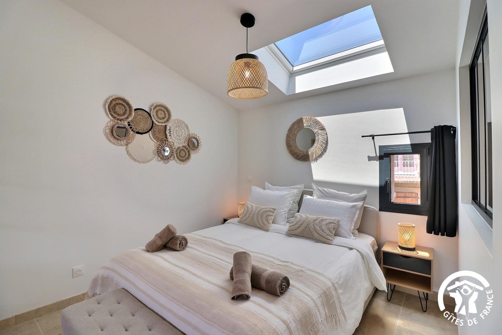 La Pomme de Pin, La Fare-les-Oliviers - photo 2