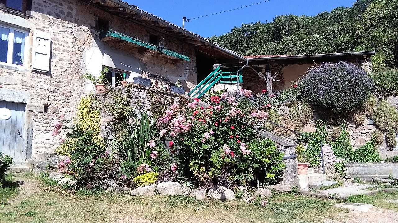 Chambres d'hôtes de la Ferme du Rolland à JULLIE dans le Beaujolais - RHONE.