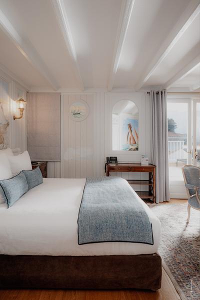 Chambre avec lit double