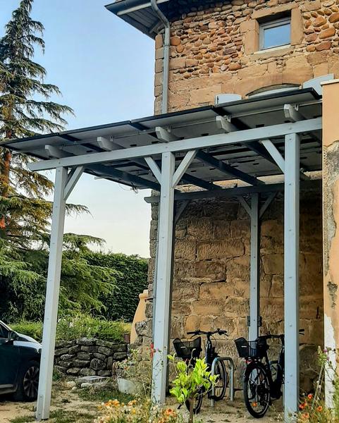 Abri à vélos et chargement pour VAE