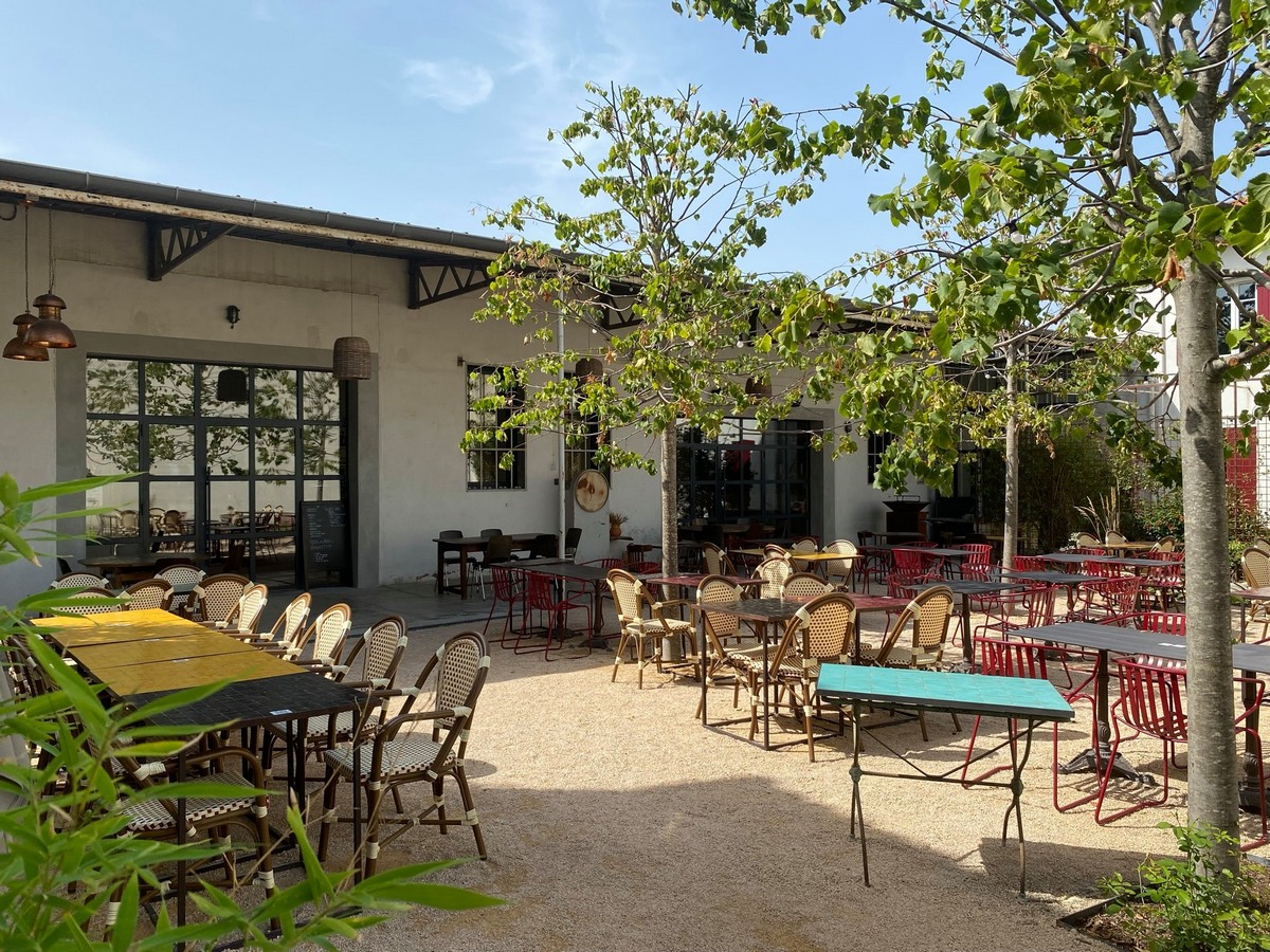 Le Café du Soleil  France Provence-Alpes-Côte d'Azur Bouches-du-Rhône Eyragues 13630