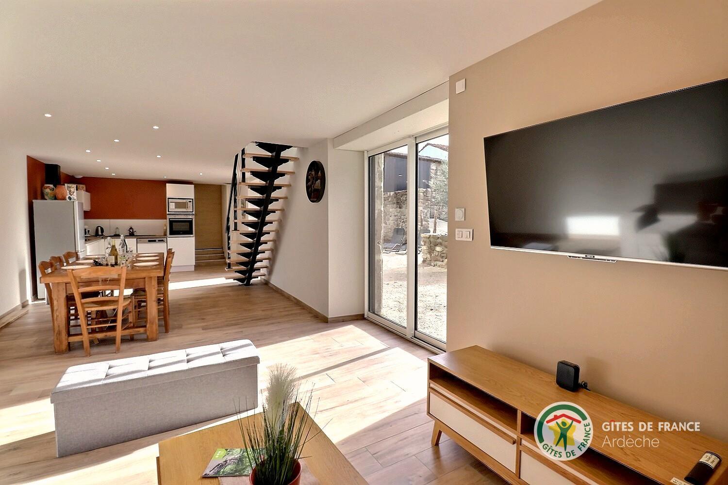 Pièce de vie lumineuse et climatisée