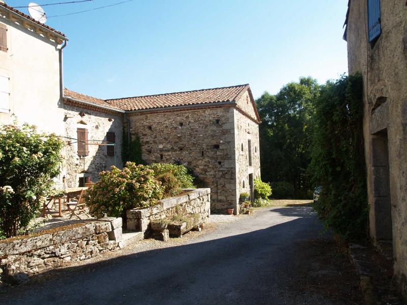 Extérieur-La Garrigue Petit Gîte-St Salvy de la Balme-Gîtes de France