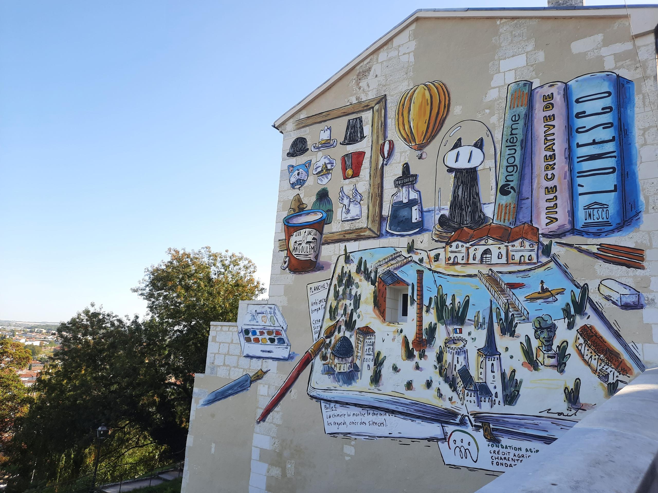 Visite sur le pouce ! Mur peint "Angoulême toute une histoire !"
