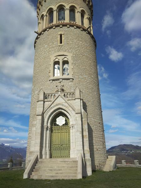 Esplanade de la Tour d'Avalon