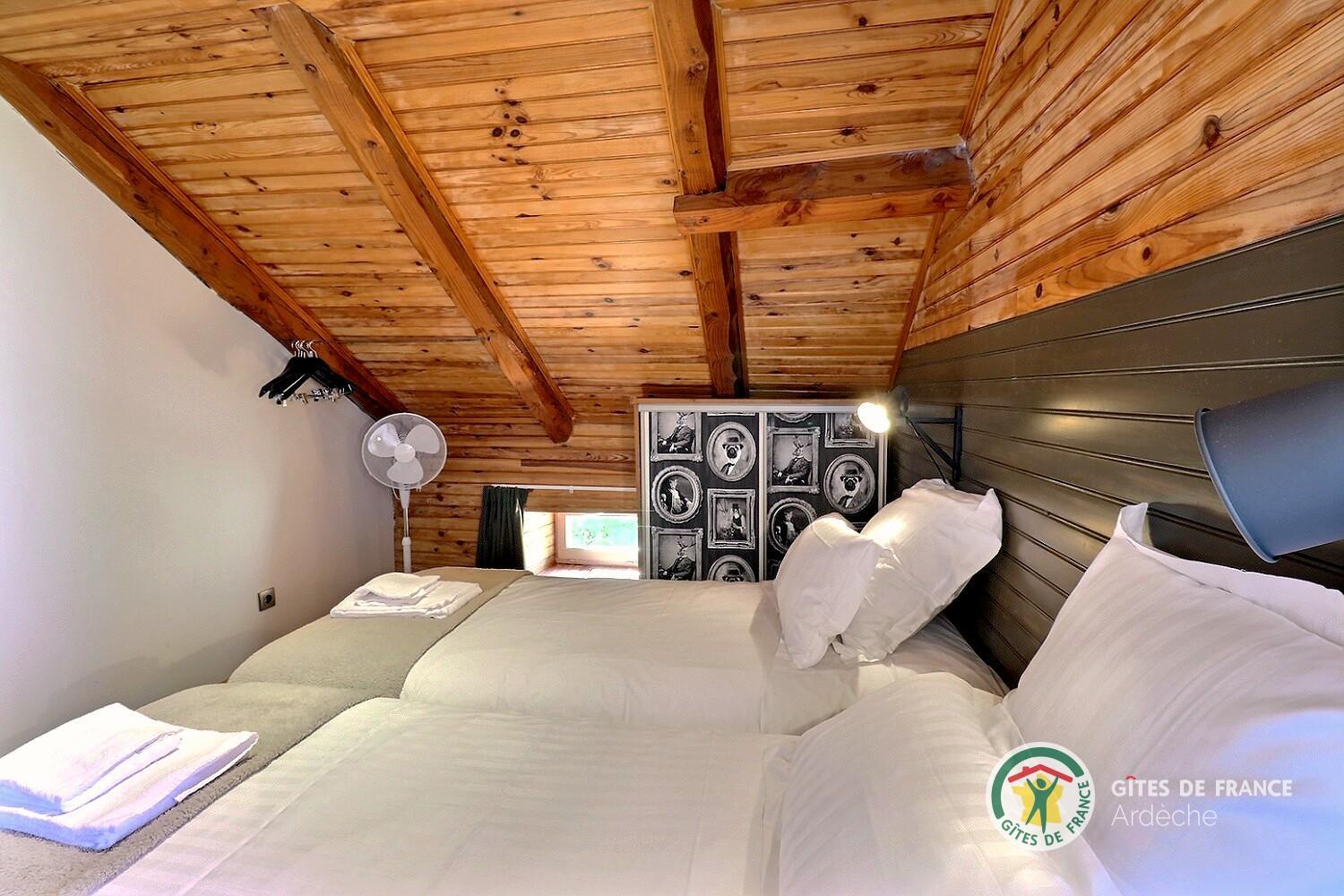 Chambre avec deux lits 90 au niveau 2