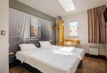 B&amp;B Hôtel - Villeneuve-Loubet Plage