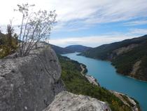 Vue sur le lac de castillon