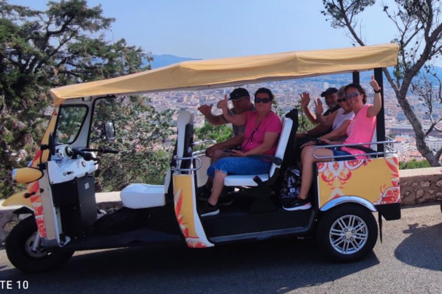 Balade bord de mer en tuk tuk électrique !