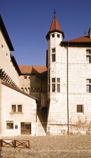 Logis Nemours, échauguette