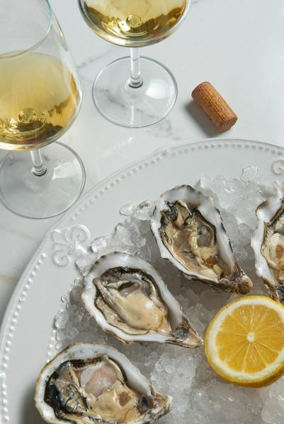 Apéro dégustation d'huîtres_Orpierre - © Freepik