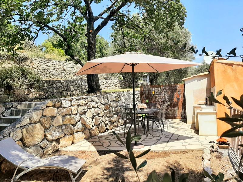 Jardin et espace cuisine privatif