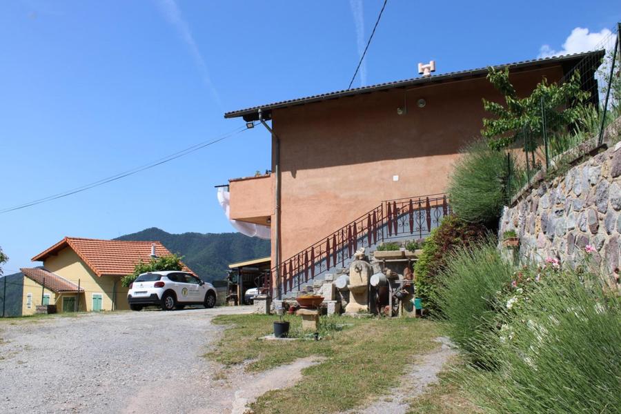 Gîte Chez José-Propriété-escalier accès Gîte-Belvédère-Gîtes de France des Alpes-Maritimes