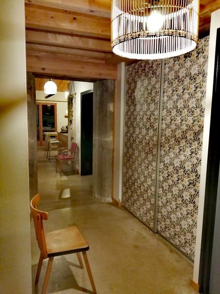 Le couloir d'accès aux étages