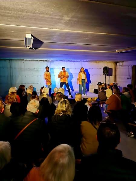 Vignobles en Scène : Spectacle dimprovisation au domaine du Colombier_Vallon-Pont-dArc