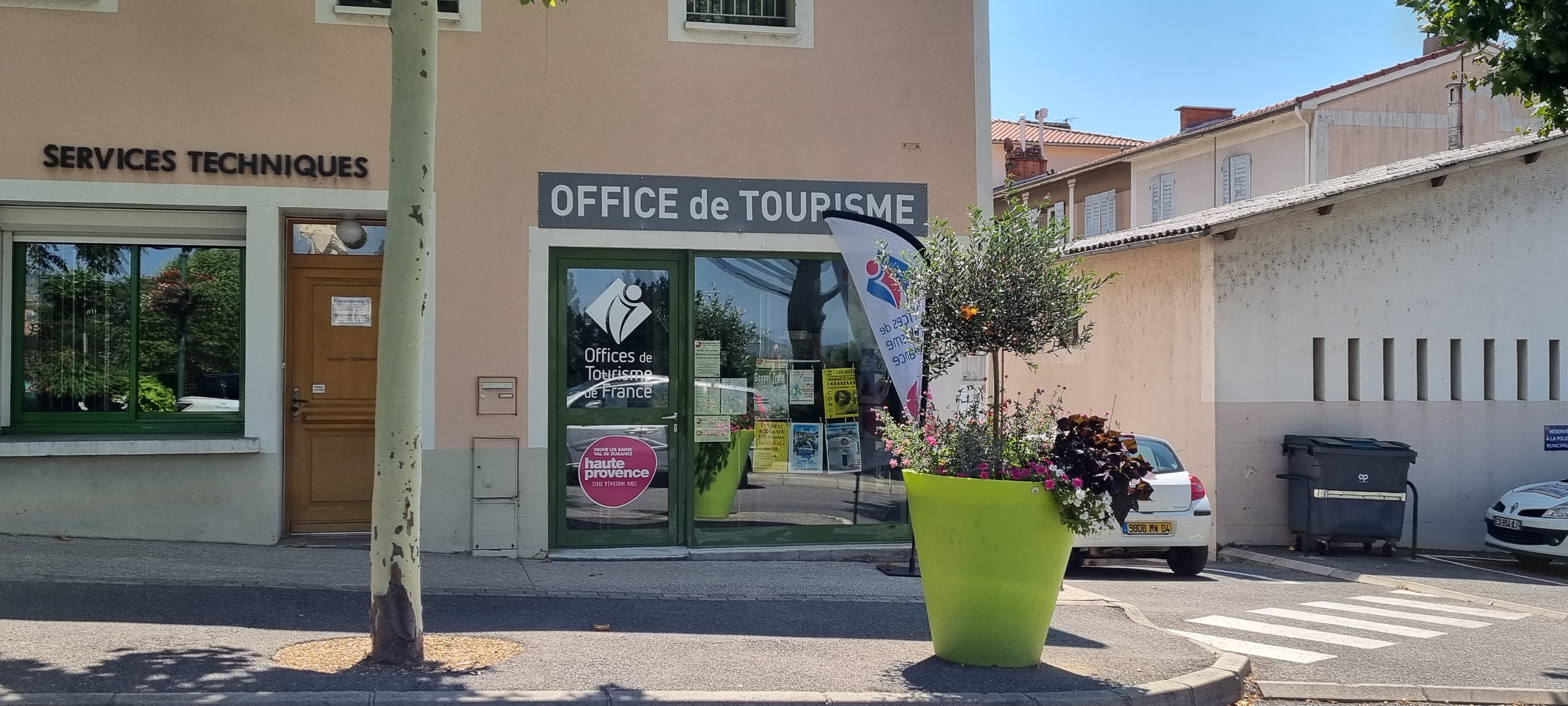 Devanture bureau d'information touristique des Mées