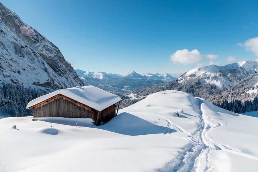 Le Refuge de Bostan (itinéraire raquette non balisé)_Samoëns