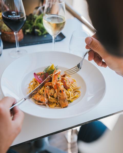 un plat de spaghetti de la mer.