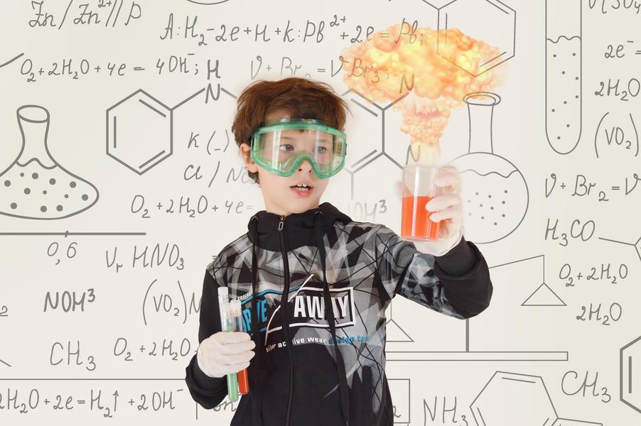 http://Les%20expériences%20du%20Professeur%20Média-Tech