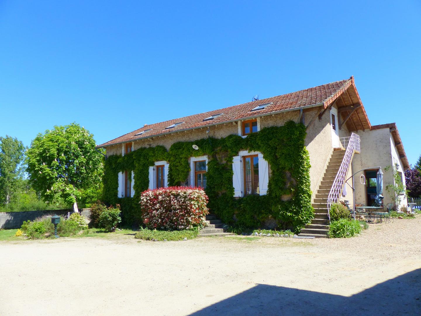 GITES DE FRANCE ALLIER Chambres d'hôtes Les Rodillons à DIOU 