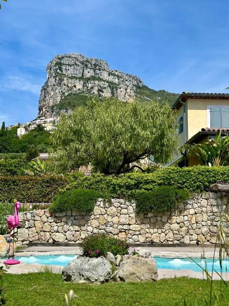 Gîte Olidom-Vue du jardin sur le Baou-Saint Jeannet-Gîtes de France Alpes-Maritimes
