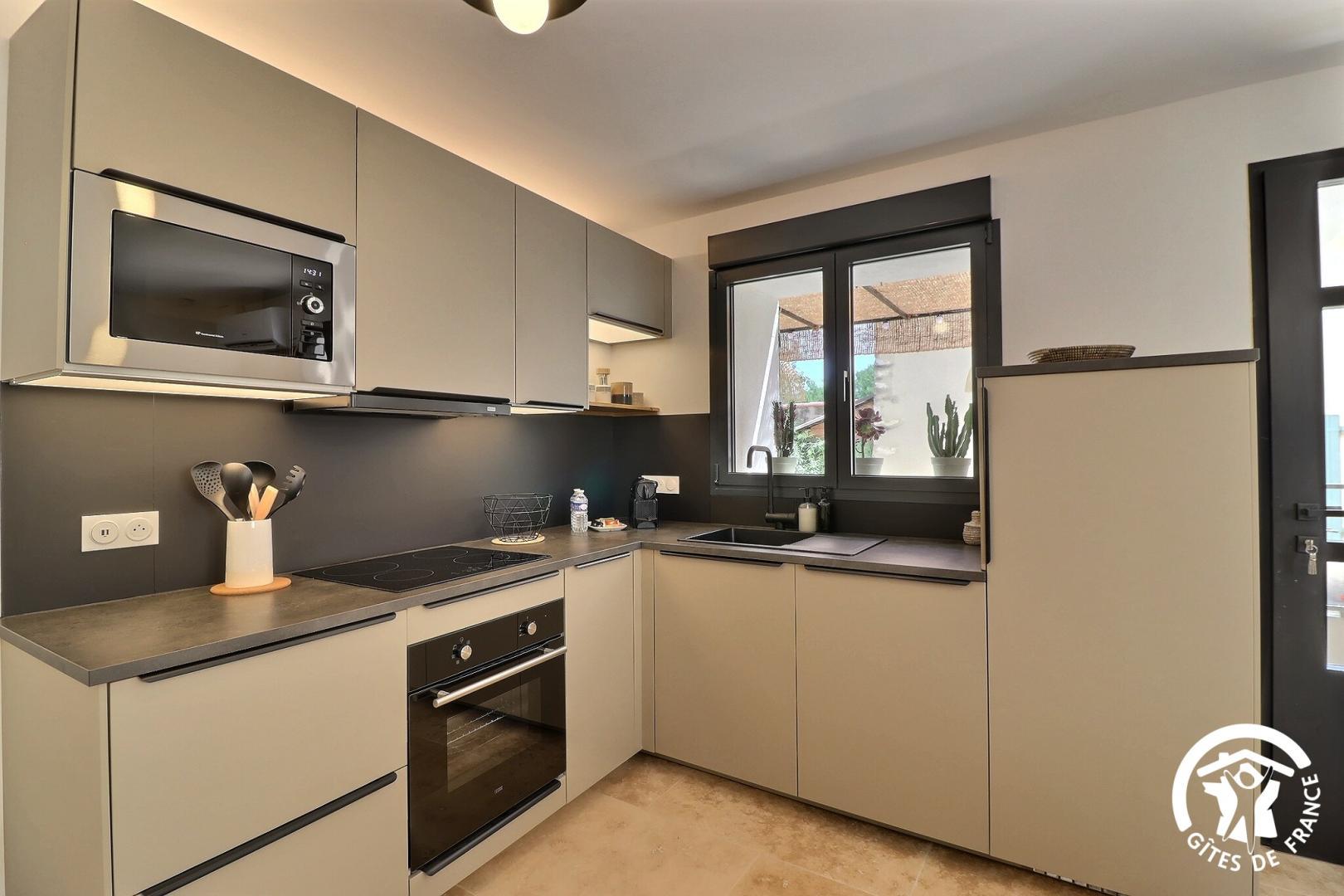 La Pomme de Pin, La Fare-les-Oliviers - photo 8