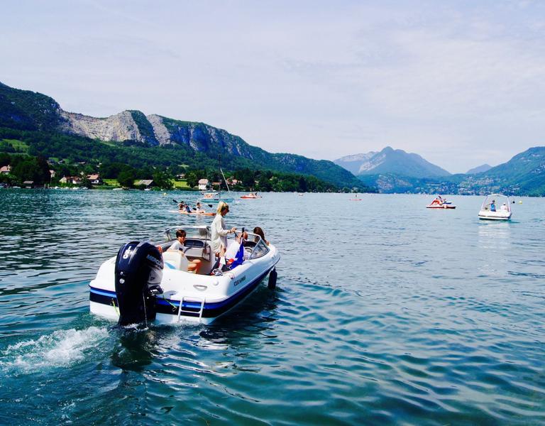 Location de bateaux avec ou sans permis_Doussard