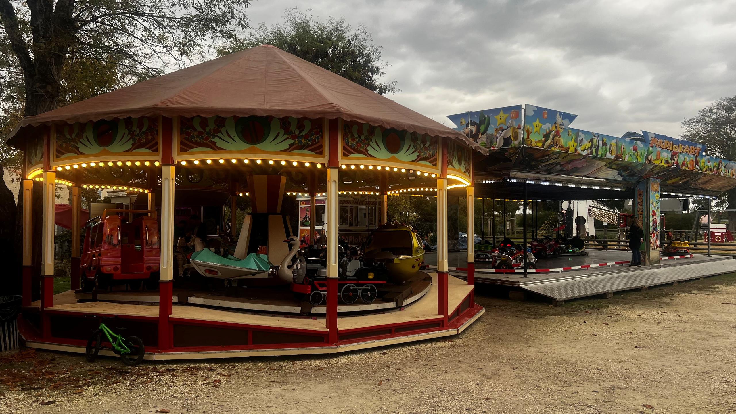 Manège et autos tamponneuses de la Barbette