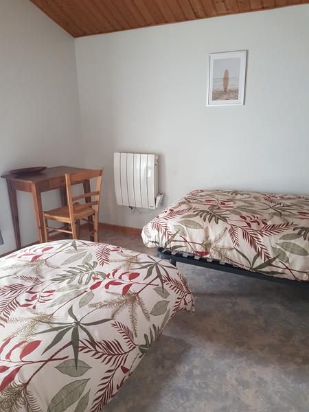 Chambre avec 2 lits simples