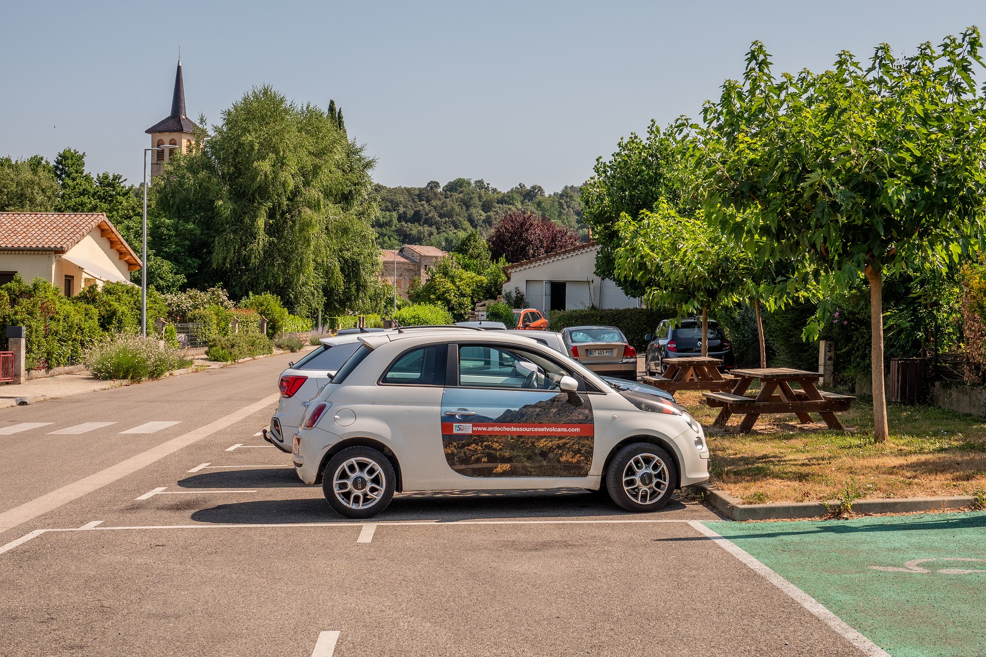 Aire de stationnement à Jaujac
