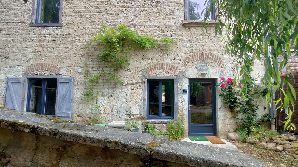 Entrée coté Pérouges