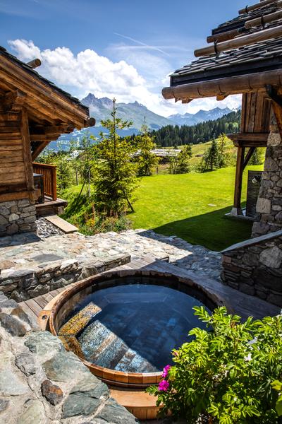 R12 - LA TRAIE PAR LES GRANDES ARCOSSES_Méribel