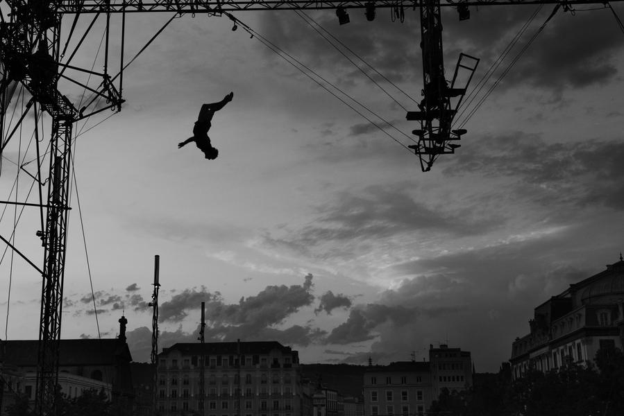 Spectacle de cirque aérien « Pigments » - Les Hautes Envolées