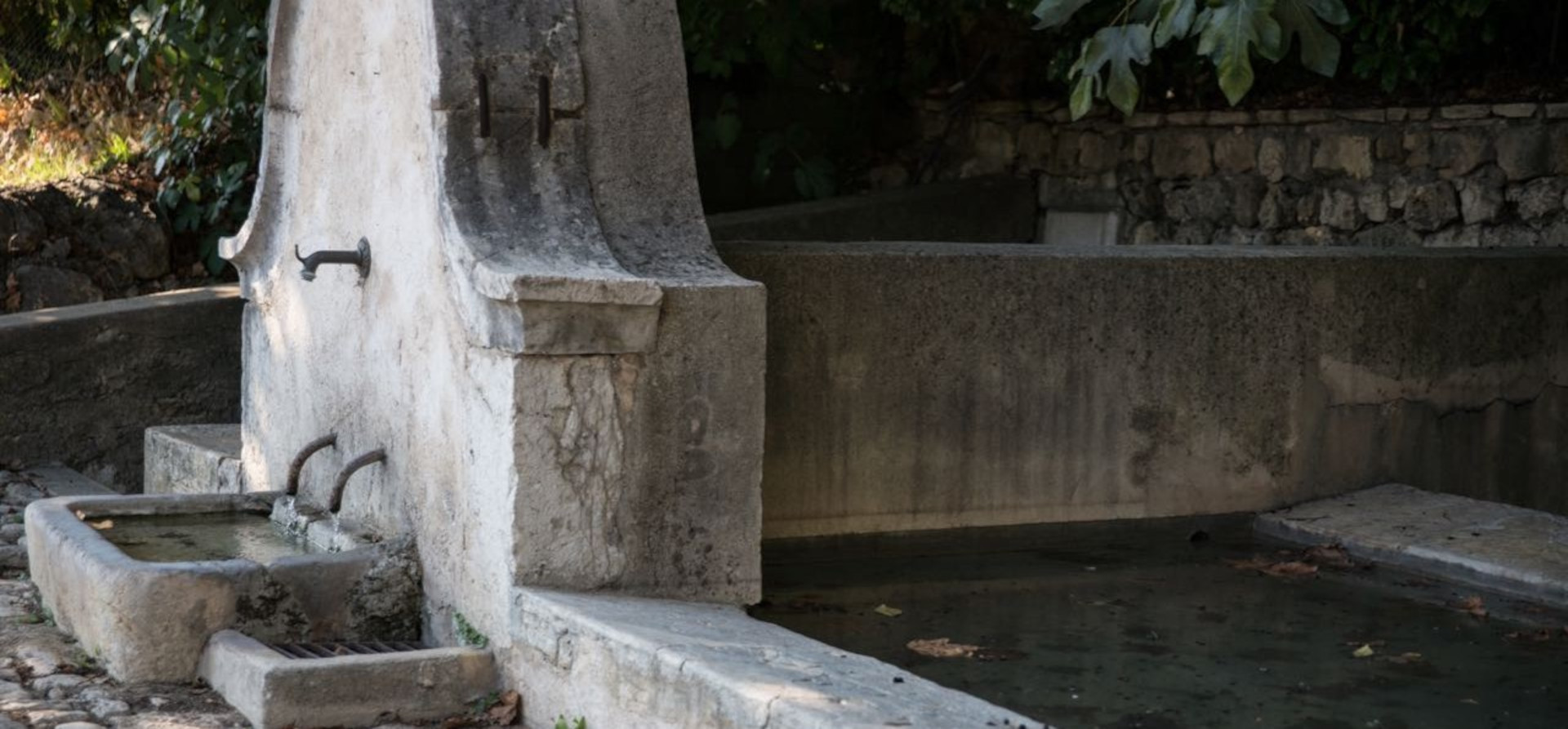 Lavoir et fontaine à Mougins