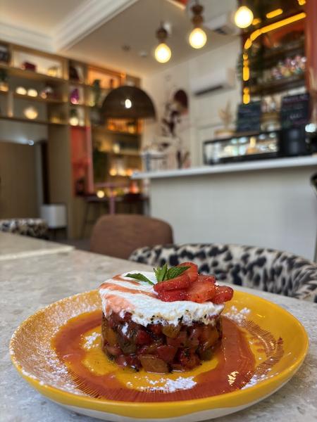 Un dessert à la fraise.