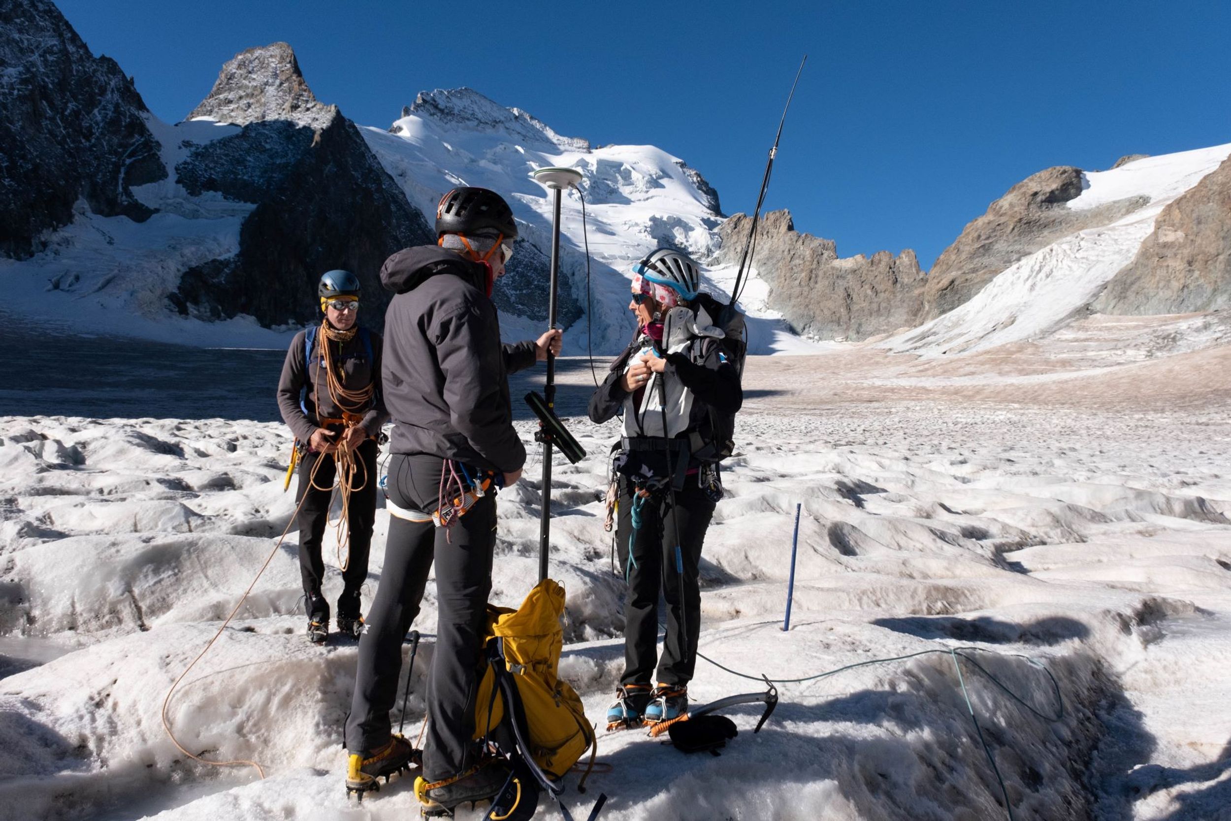 121898e_HD SUIVI DES GLACIERS