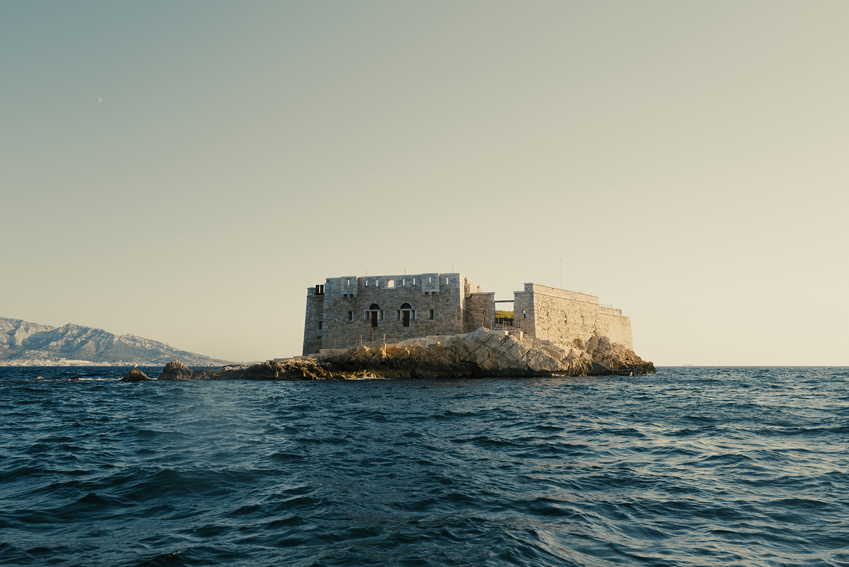 Restaurant Ile Degaby, Marseille 7e Arrondissement - photo 4