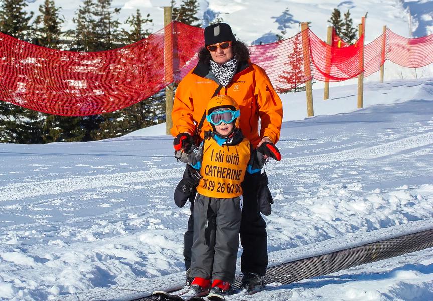 Cours de ski famille et jeunes enfants avec Catherine