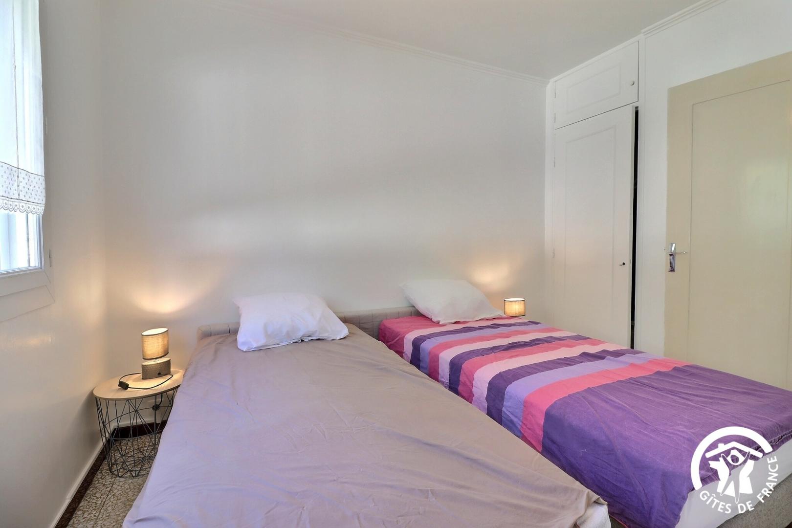 Iris, Bouc-Bel-Air - photo 11