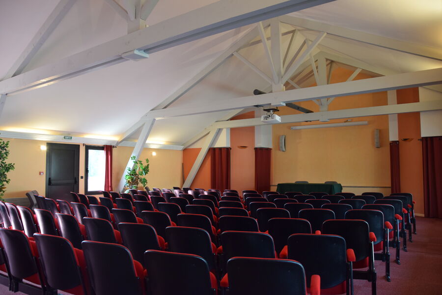 Salle vidéo Saint-Salvy-de-la-Balme