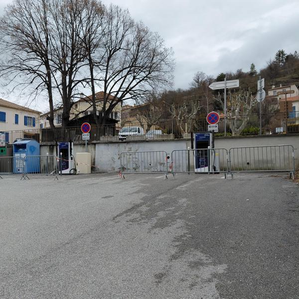 Borne de recharge pour véhicules électriques 