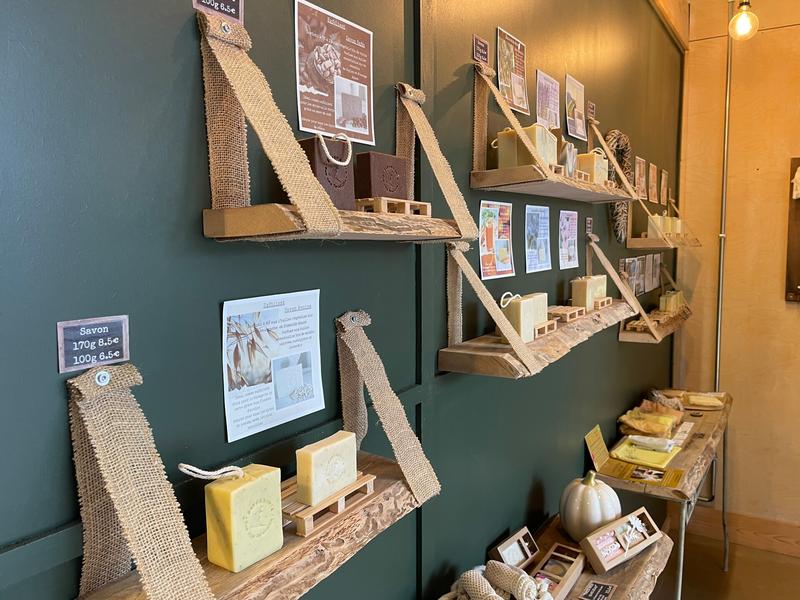 Savonnerie artisanale - Sur une branche_Chazelles-sur-Lyon