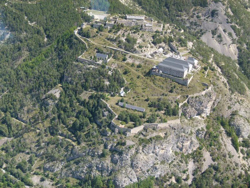 Vue aérienne, Fort du Randouillet - © Ville de Briançon - Service du Patrimoine Visite : le Fort du Randouillet_Briançon - © Ville de Briançon - Service du Patrimoine