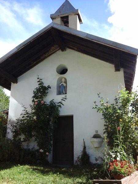 Chapelle au hameau de Parchet