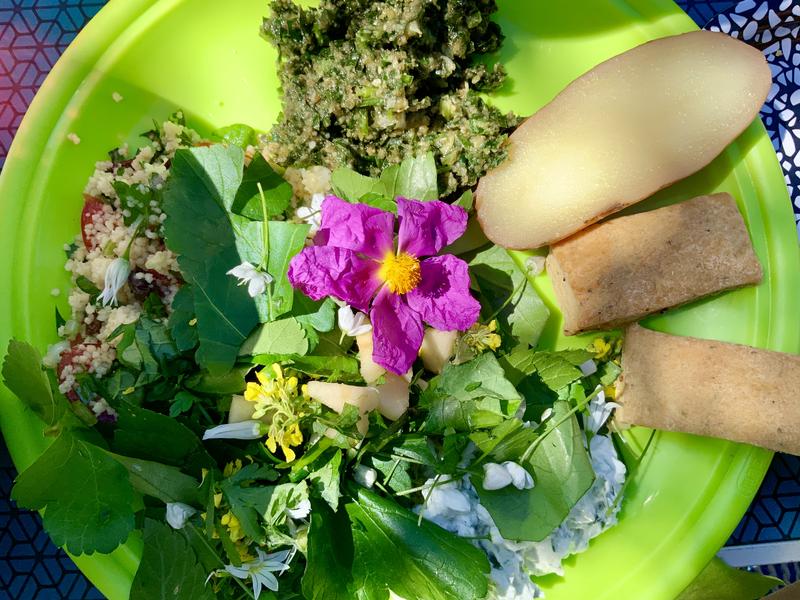 ASSIETTE PESTO SALADE CRACKERS  TABOULÉ