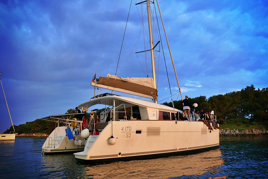 Location de catamaran Alpes-Maritimes